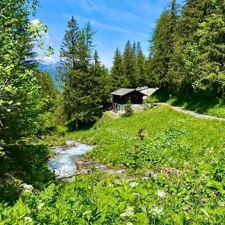 Chalet Charmant Chalet Immerge Dans La Nature Orsieres